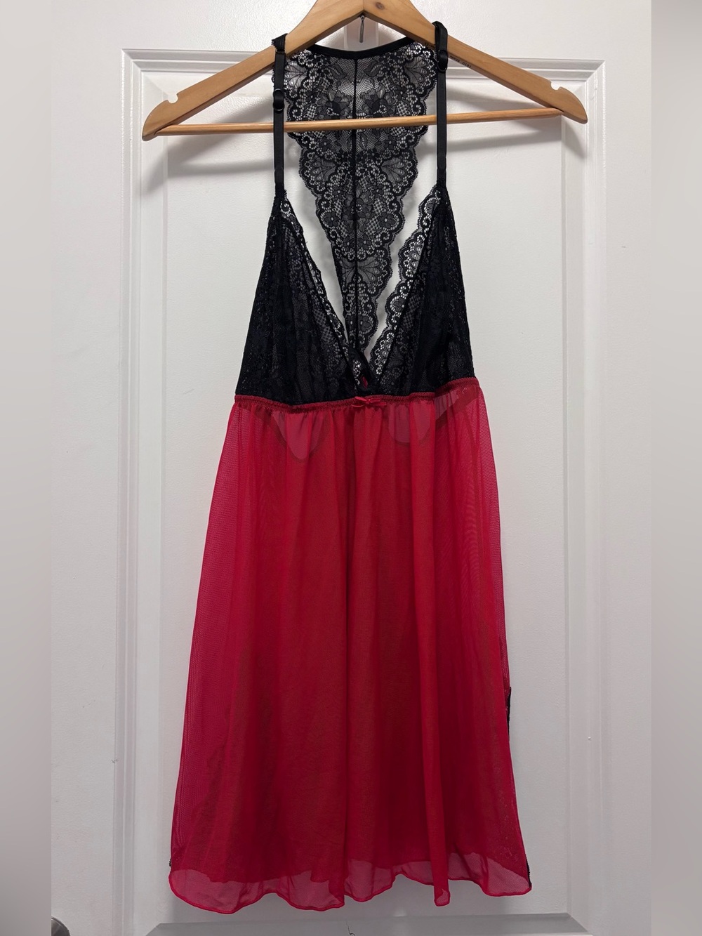 La Vie En Rose Black Lace & Fuchsia Mesh Halter Nightdress